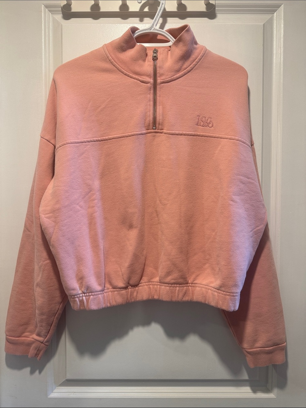 Leviβs Women's Pink Quarter-Zip Pullover Crop Sweatshirt